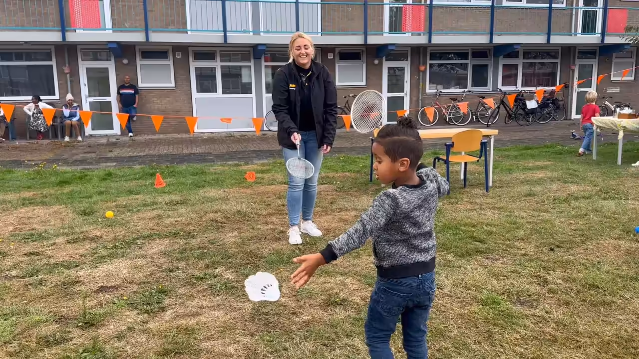 Stilstaand beeld uit de video: Wijkfeest video voor Jumbo Kooistra